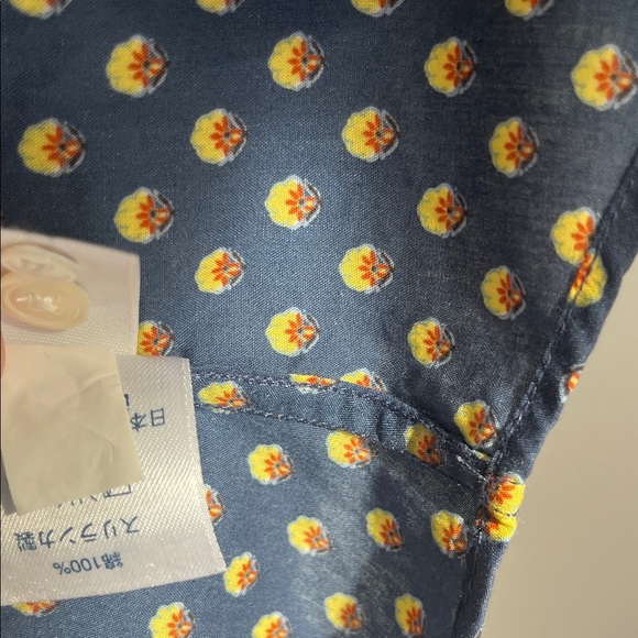 Lands' End 💯%cotton Navy Button-Down Shirt with Gold Dot Print excellent - Picture 3 of 6